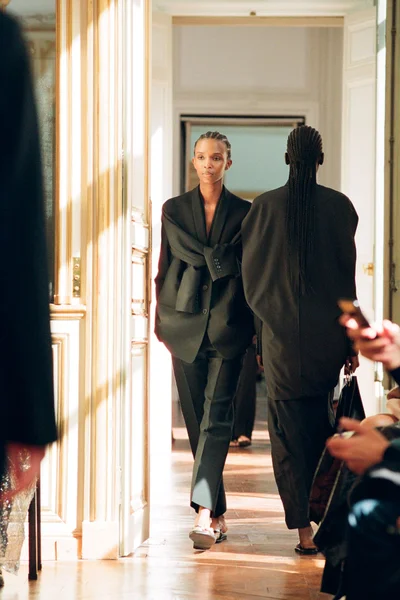 Look 9